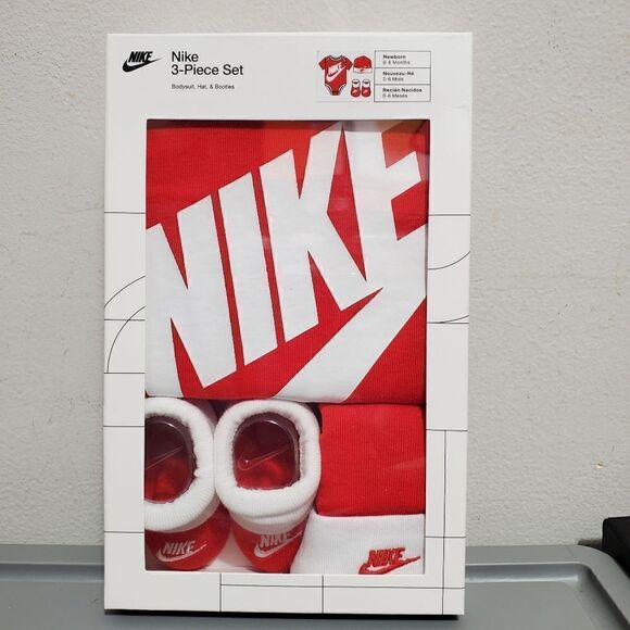 Nike Baby Boy Newborn 0-6 Months Bodysuit Hat & Booties Red/White New - Picture 6 of 7